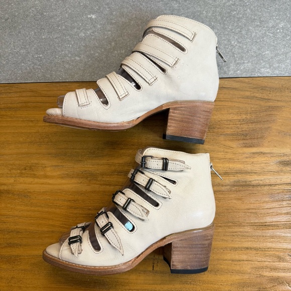 Freebird Quinn Open Toe Strappy Buckles Cream Sandal Booties Size 6 - Picture 3 of 10